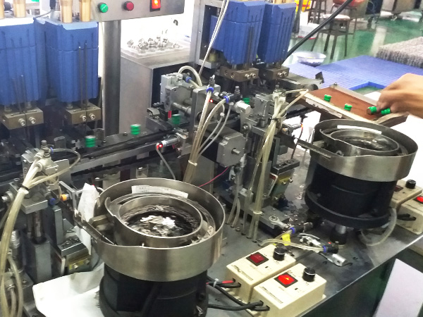 镍氢扣充电池全自动插...